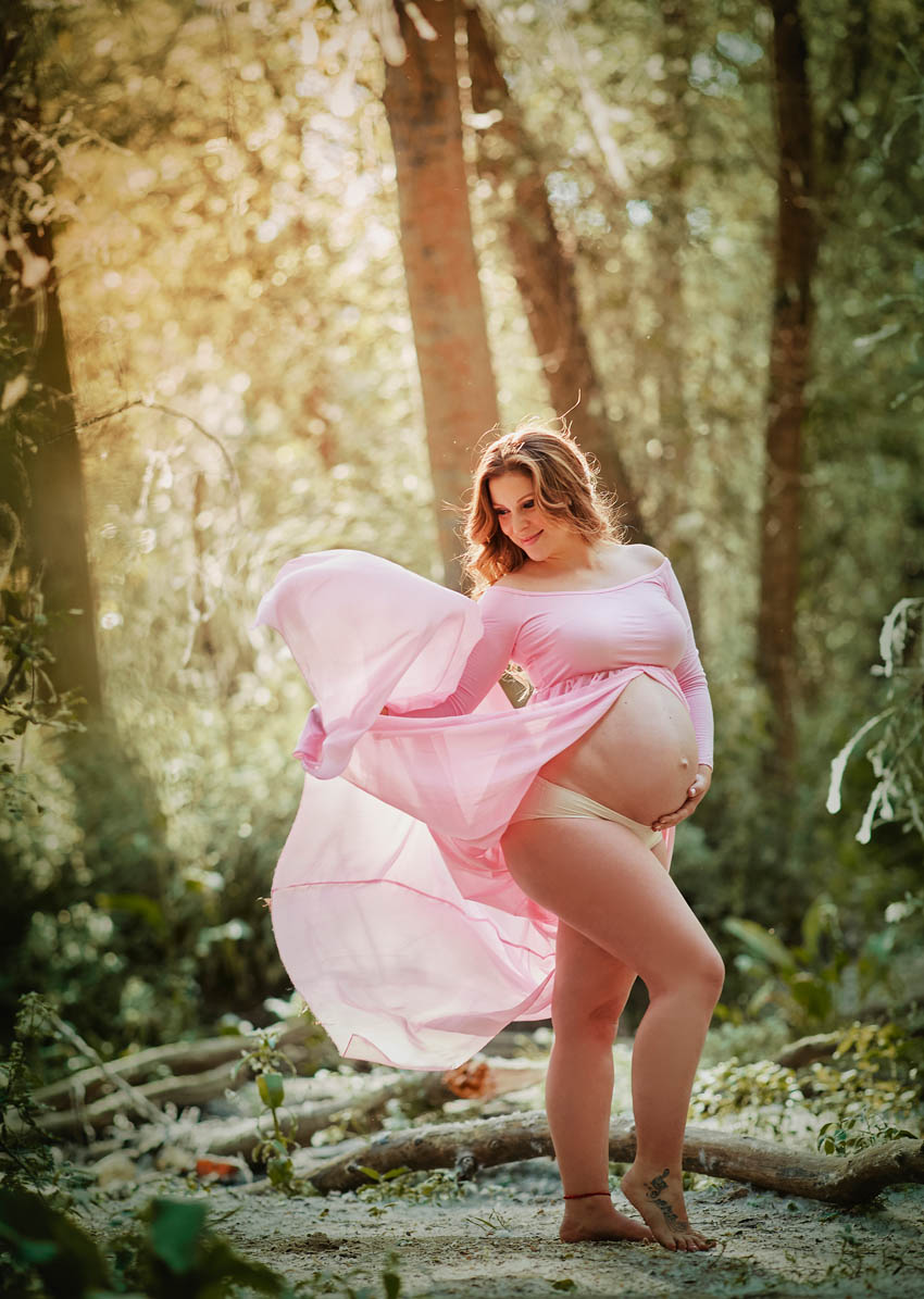 fotos de embarazada profesional en la naturaleza en madrid